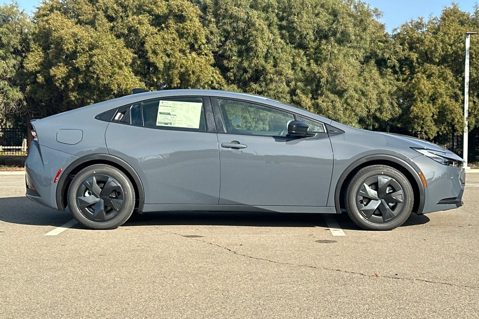 New 2026 Toyota Prius Plug-In Hybrid FWD image 3