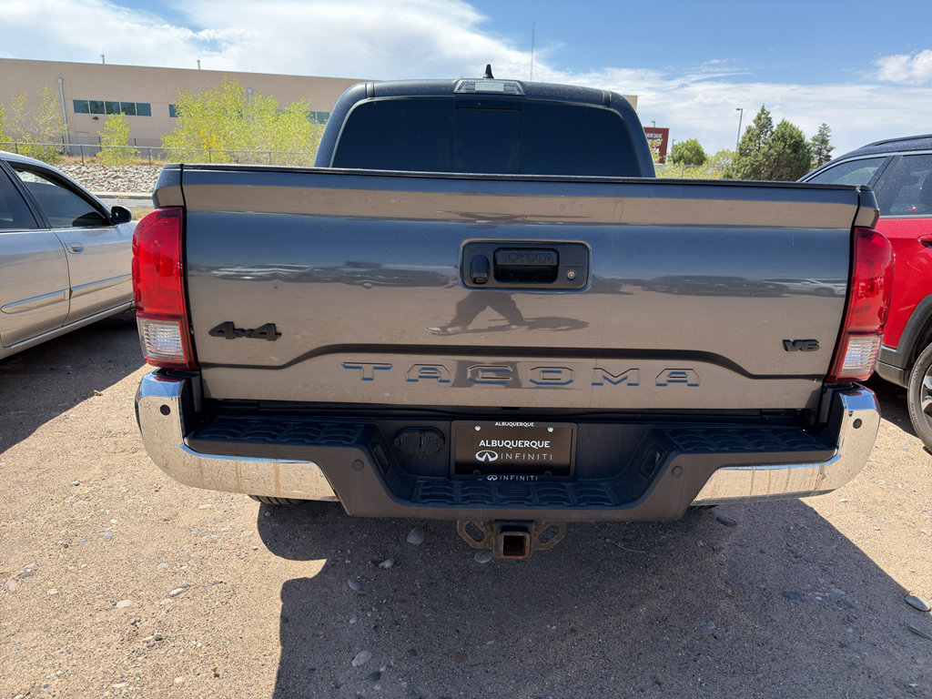 Used 2021 Toyota Tacoma SR5 AWD/4WD image 5
