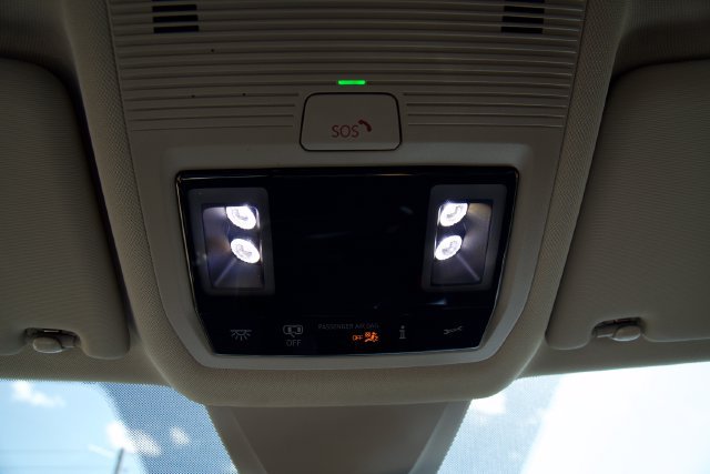Used 2025 Volkswagen Atlas SE FWD image 24