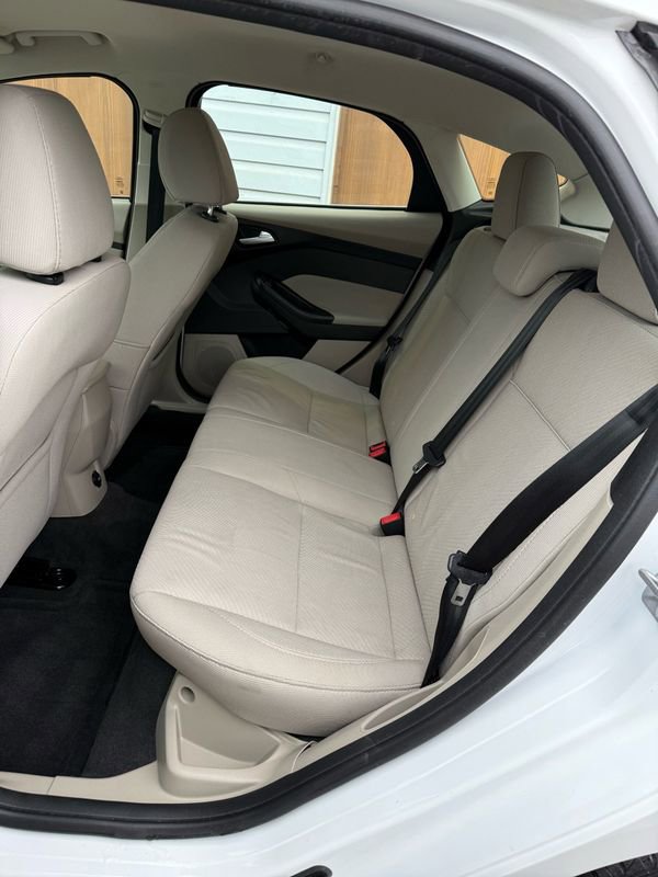 Used 2014 Ford Focus Electric Hatchback image 10