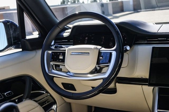 New 2025 Land Rover Range Rover SE image 17
