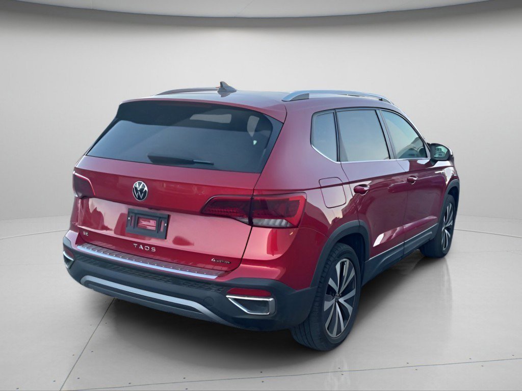 Used 2023 Volkswagen Taos SE w/ Panoramic Sunroof Package image 6