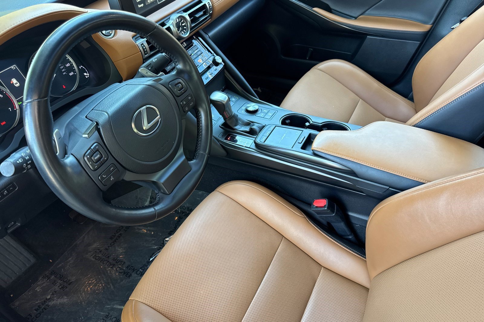 Used 2021 Lexus IS 300 w/ Comfort Package RWD image 4