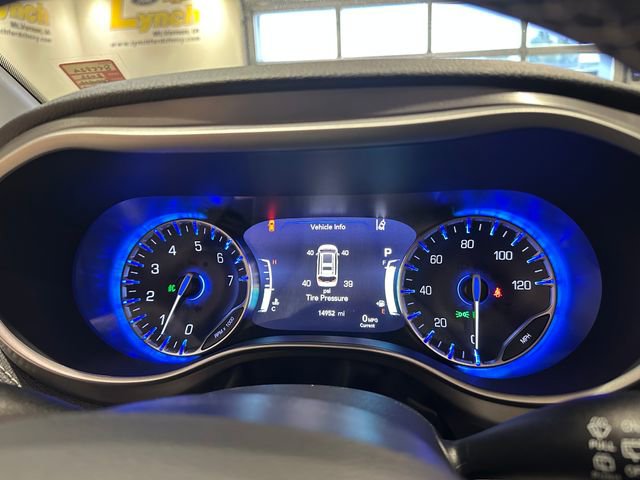 Used 2022 Chrysler Pacifica Touring-L AWD/4WD image 27