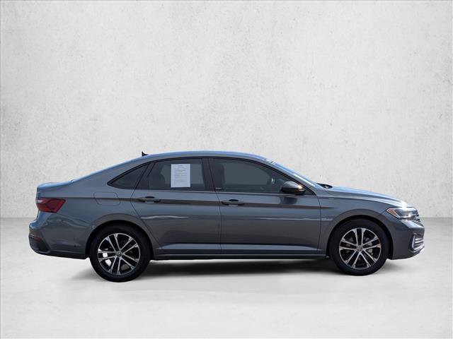 Used 2023 Volkswagen Jetta Sport image 4