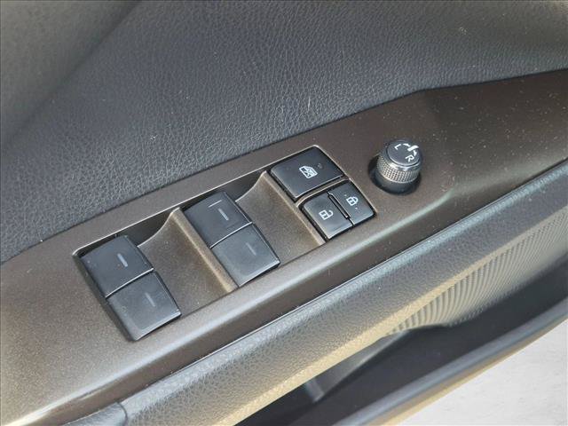 Used 2023 Toyota Camry SE w/ Convenience Package FWD image 12