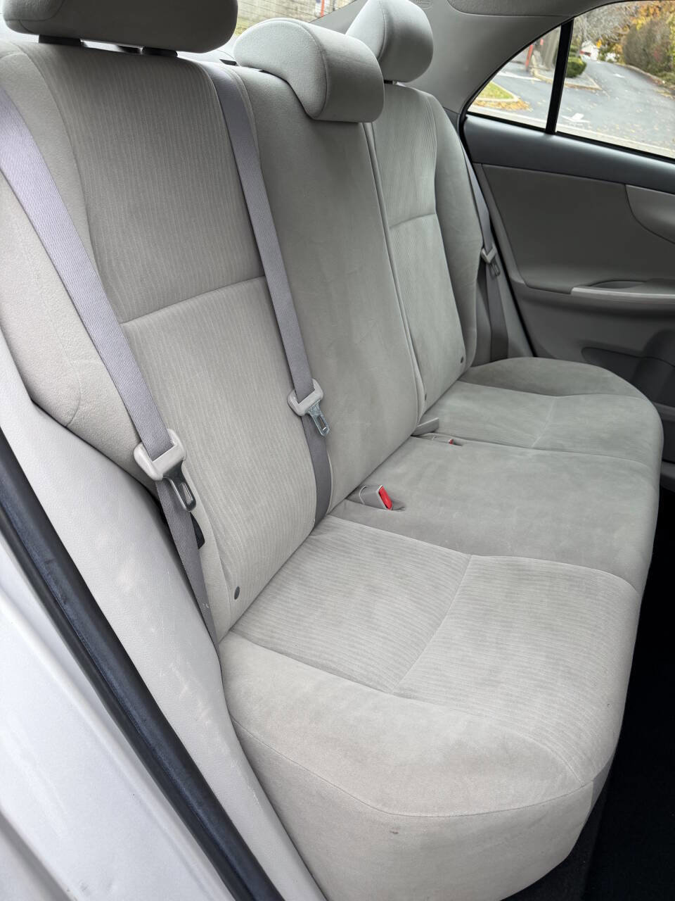 Used 2010 Toyota Corolla LE image 21