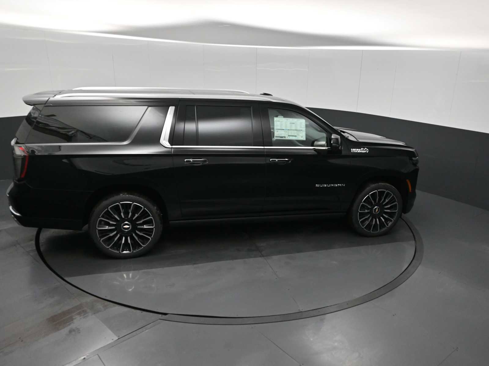New 2026 Chevrolet Suburban High Country image 17