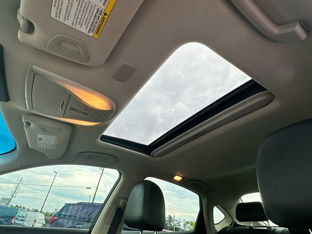 Used 2018 INFINITI Q70 Luxe w/ Proactive Package AWD/4WD image 11