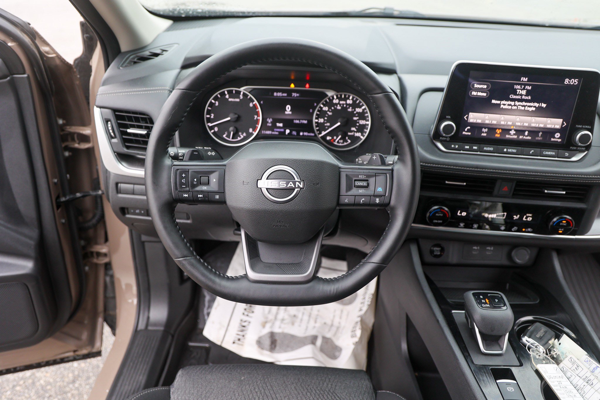 Used 2025 Nissan Rogue SV FWD image 33