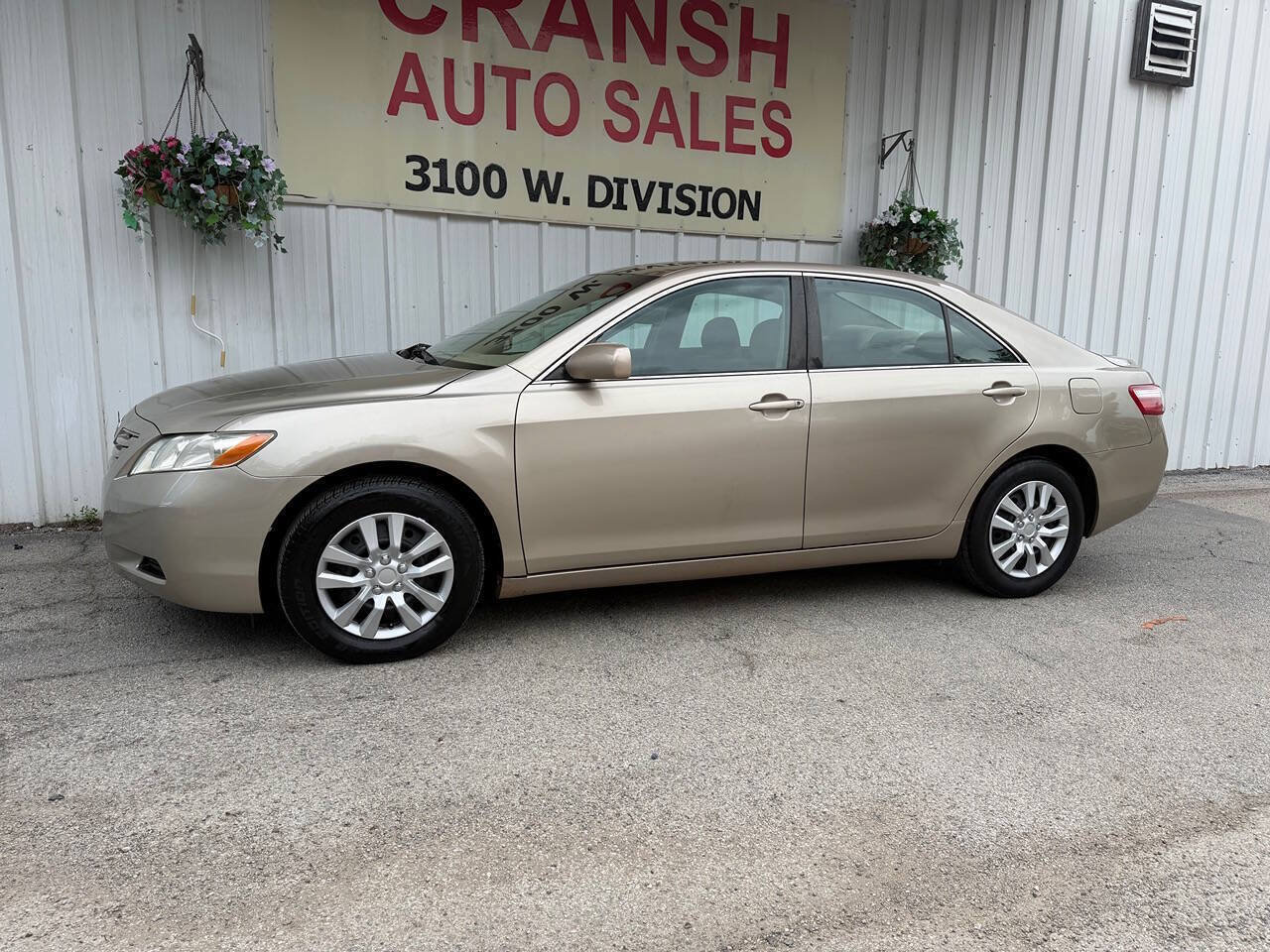 Used 2009 Toyota Camry LE FWD image 8