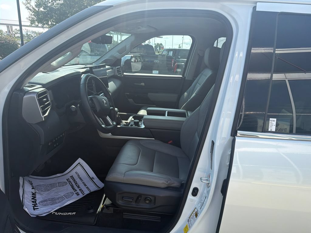 Used 2023 Toyota Tundra Limited AWD/4WD image 10