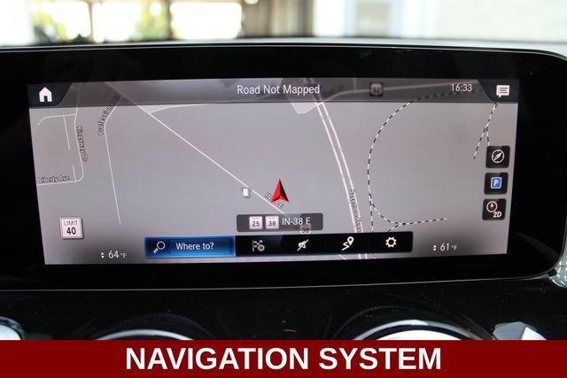 Used 2022 Mercedes-Benz GLB 250 4MATIC w/ Premium Package Lite image 5