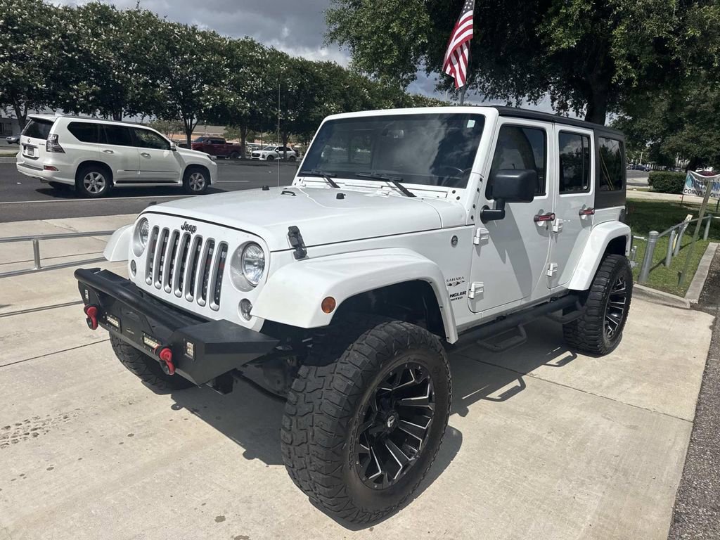 Used 2016 Jeep Wrangler Unlimited Sahara w/ Connectivity Group AWD/4WD image 3