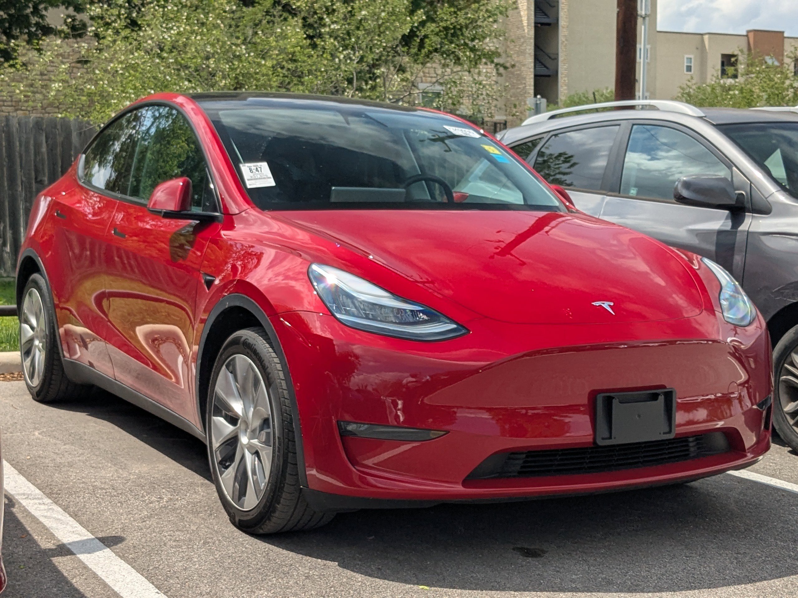 Used 2020 Tesla Model Y Long Range image 1