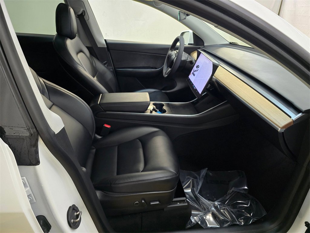 Used 2021 Tesla Model Y Long Range image 11