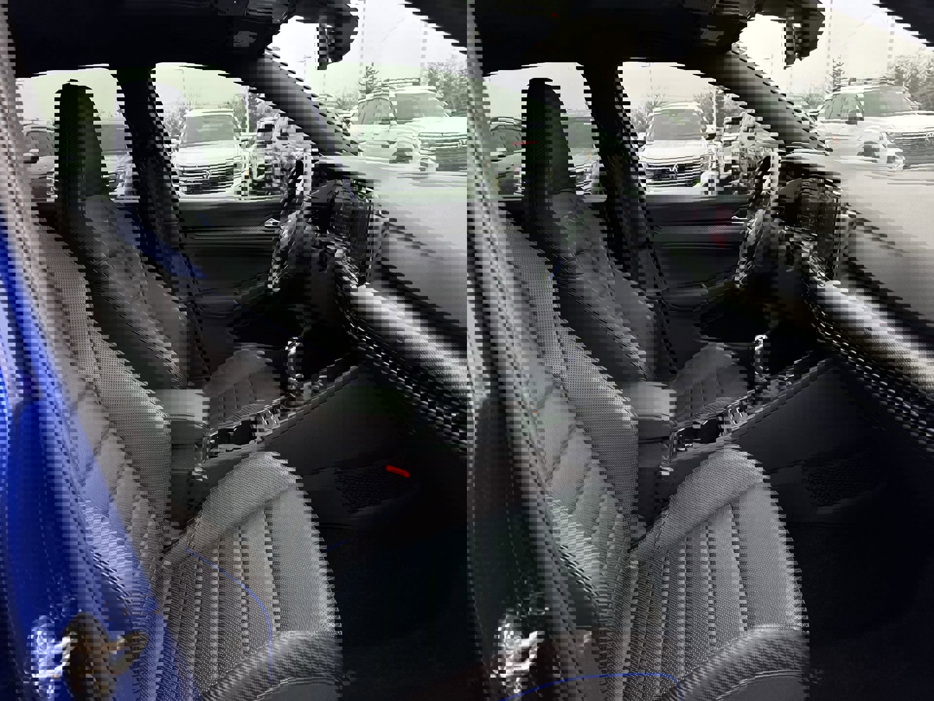 Used 2022 Volkswagen Golf R image 28