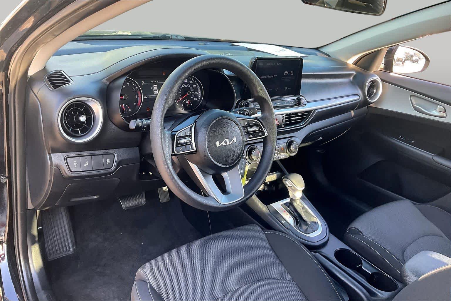 Used 2024 Kia Forte LXS w/ LXS Technology Package FWD image 16
