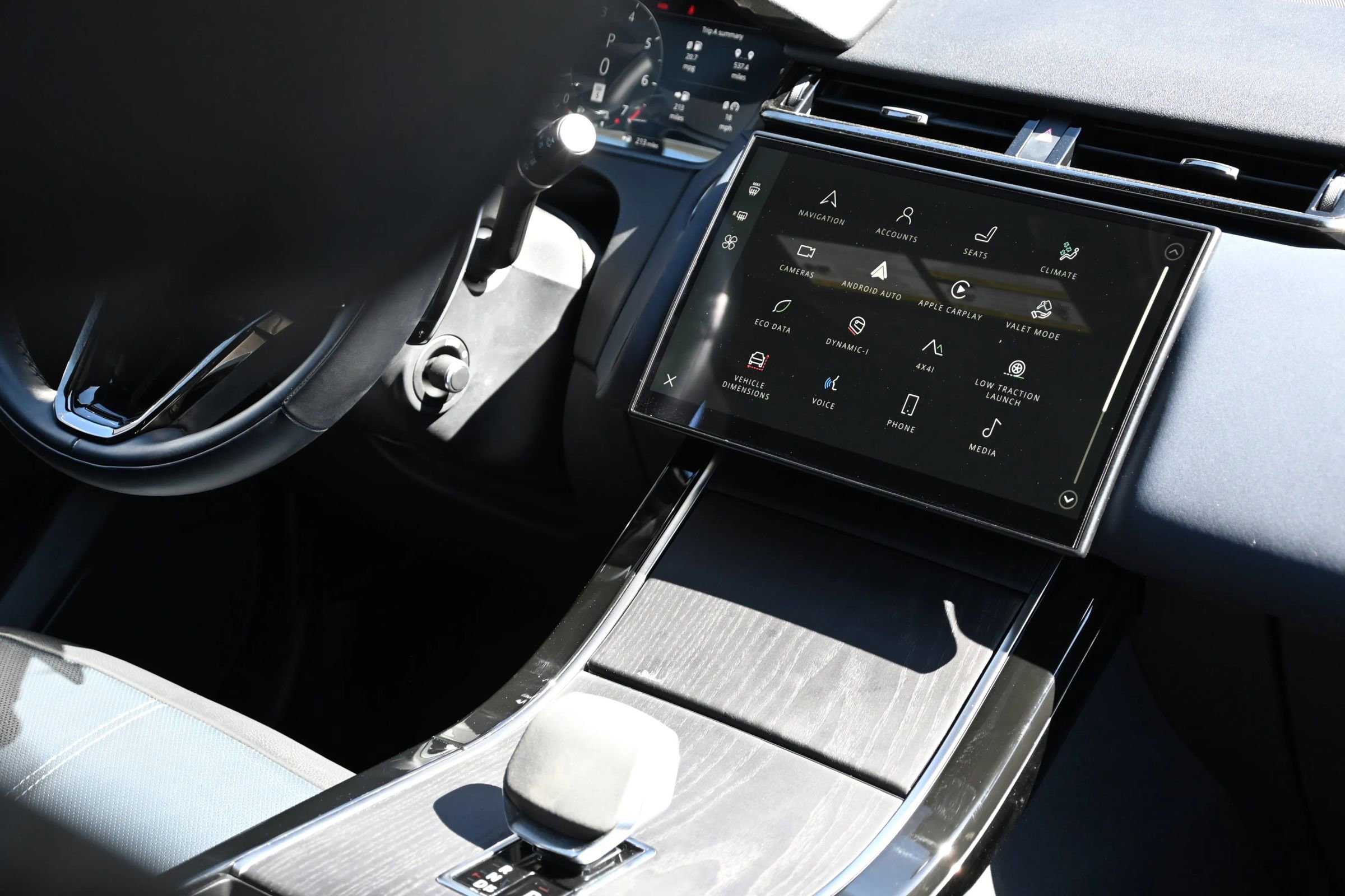Used 2024 Land Rover Range Rover Velar Dynamic SE image 22