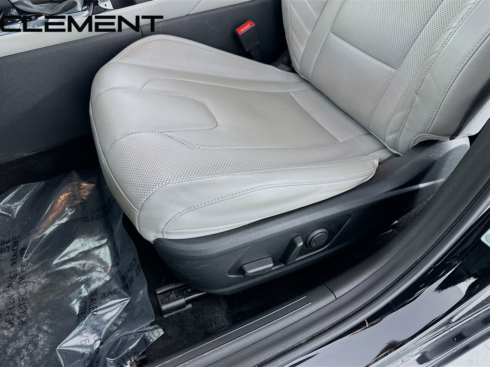 Used 2024 Hyundai Elantra Limited image 30