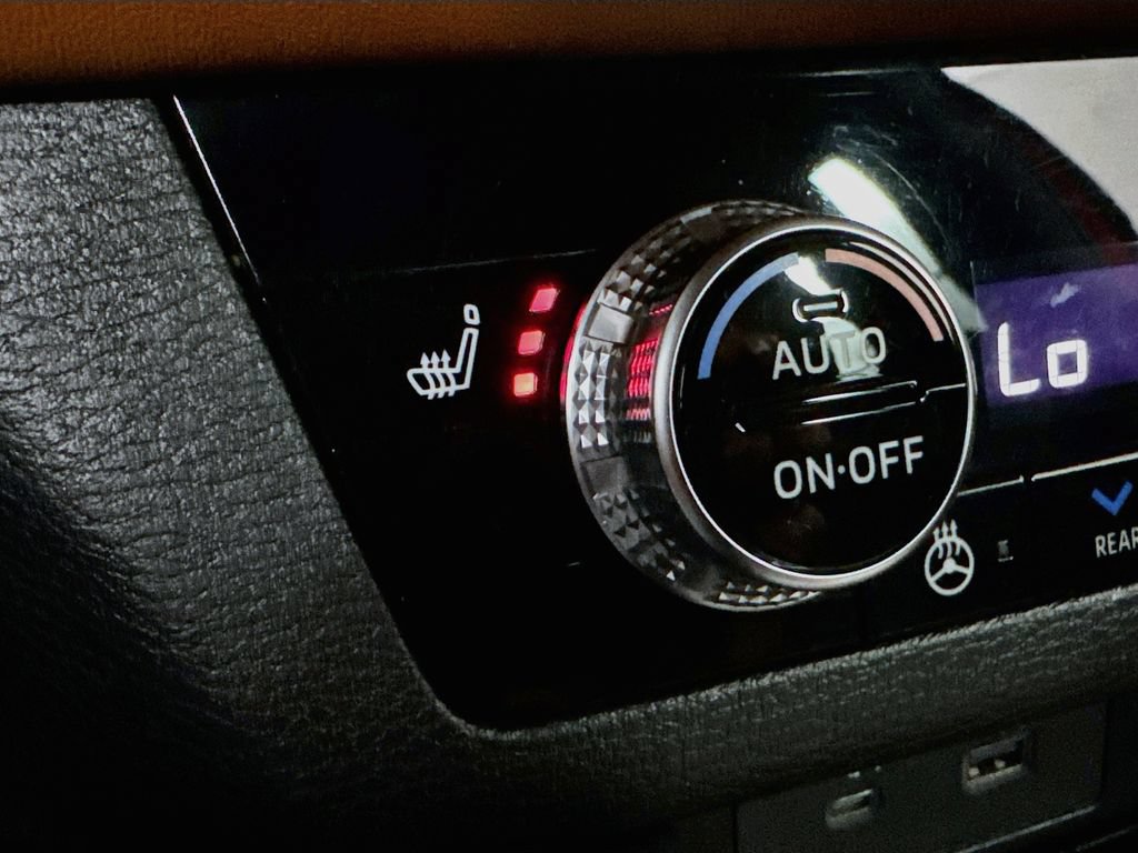 Used 2023 Mitsubishi Outlander SEL AWD/4WD image 22