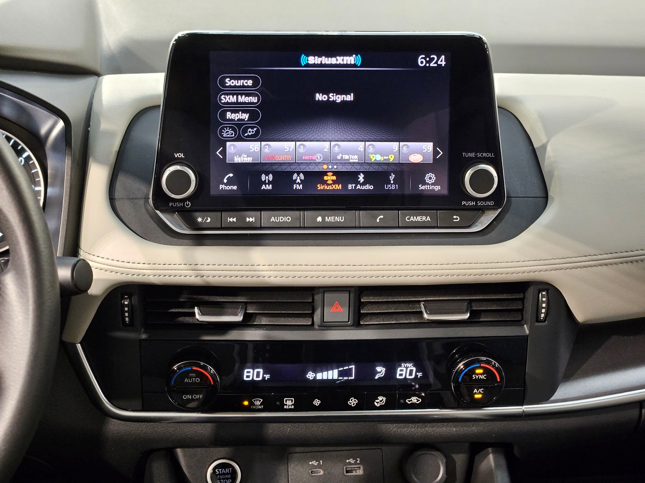 Used 2023 Nissan Rogue SV image 16