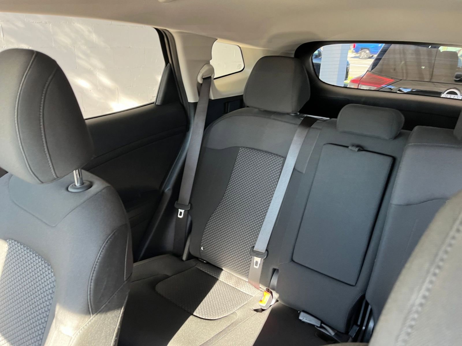 Used 2025 Kia Sportage LX image 39