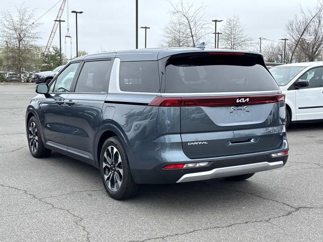 Used 2024 Kia Carnival EX image 4