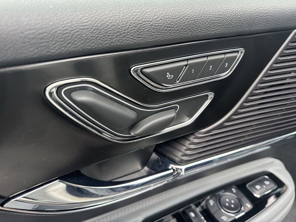 Certified 2022 Lincoln Corsair FWD image 14