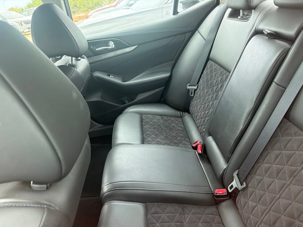 Used 2017 Nissan Maxima SR w/ Midnight Edition FWD image 7