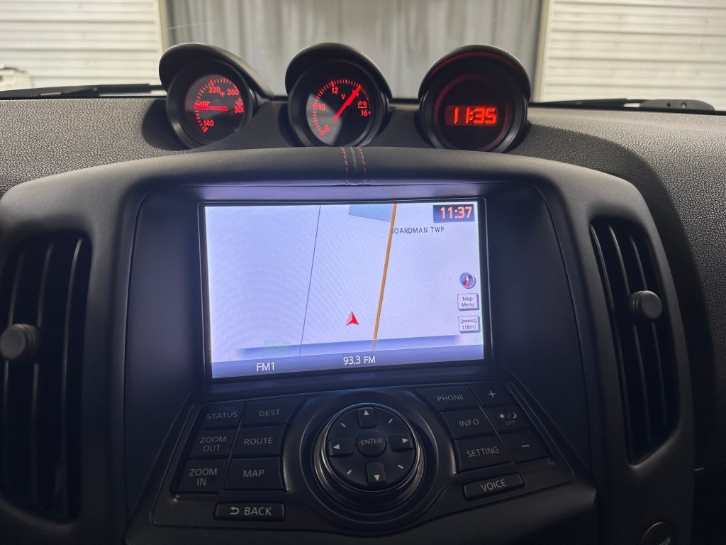Used 2017 Nissan 370Z NISMO RWD image 10