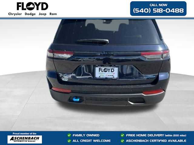 New 2024 Jeep Grand Cherokee Trailhawk w/ Advanced Protech Group II image 4