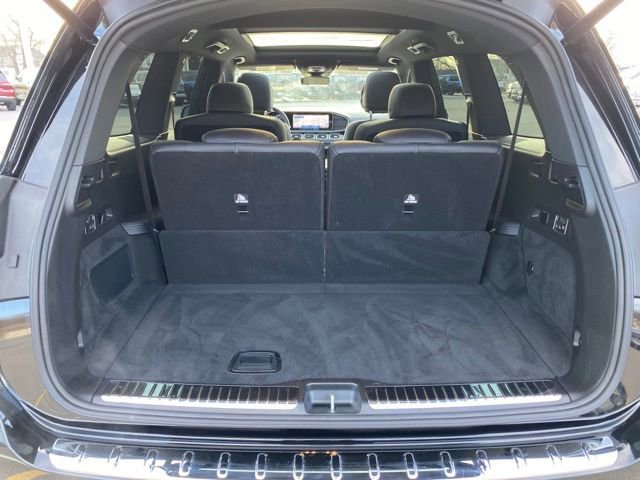 Used 2025 Mercedes-Benz GLS 580 4MATIC image 10