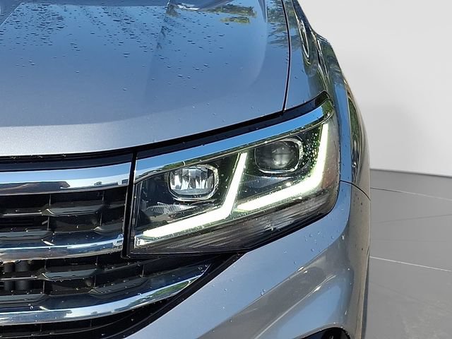 Used 2022 Volkswagen Atlas Cross Sport SEL R-Line AWD/4WD image 11