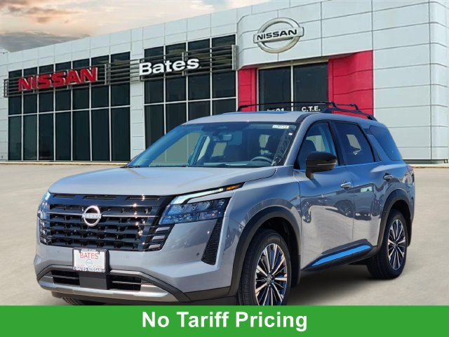 New 2026 Nissan Pathfinder Platinum FWD image 2