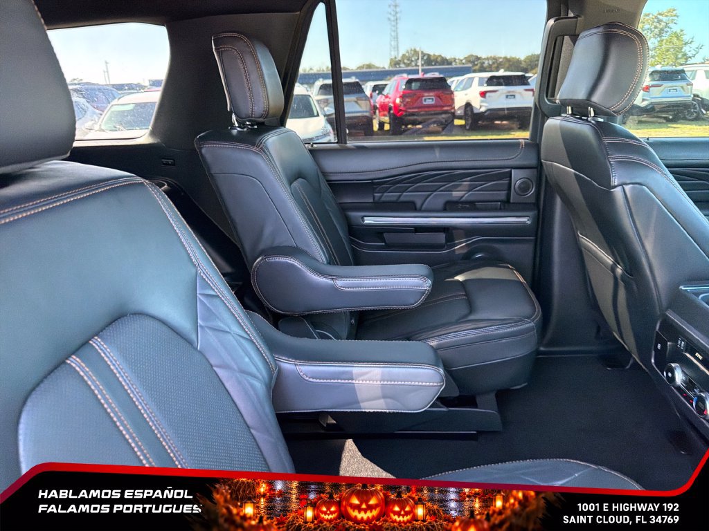 Used 2024 Ford Expedition Platinum RWD image 32
