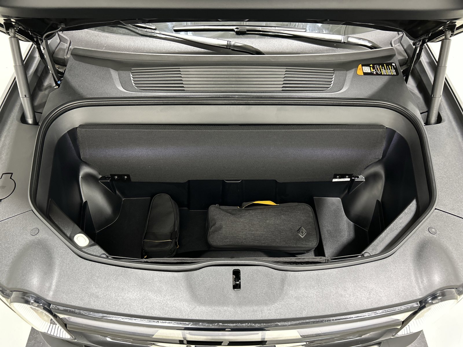 Used 2024 Rivian R1S Adventure AWD/4WD image 14