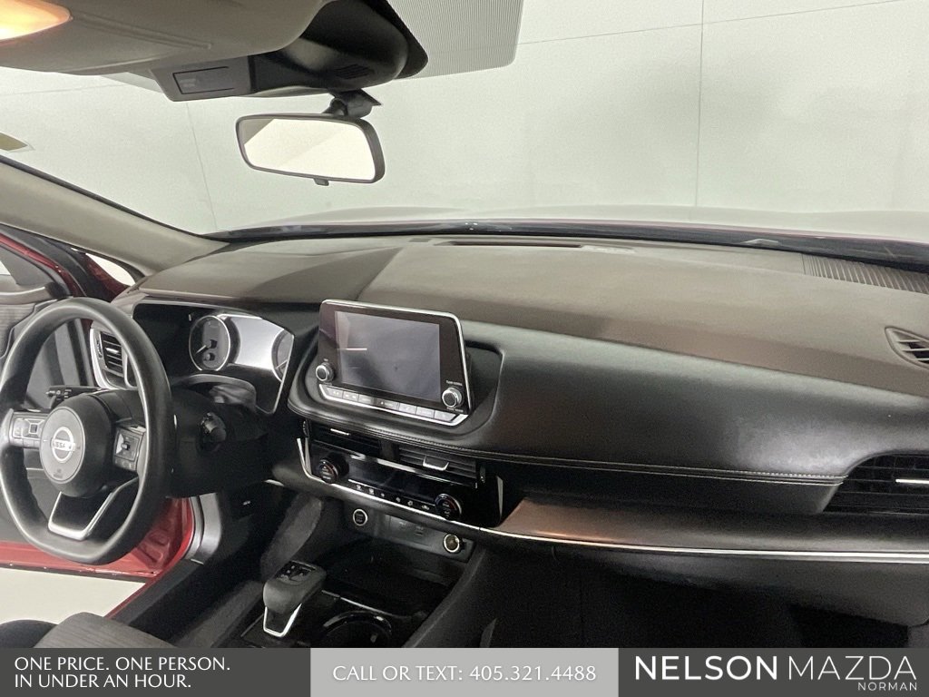 Used 2021 Nissan Rogue SV image 30