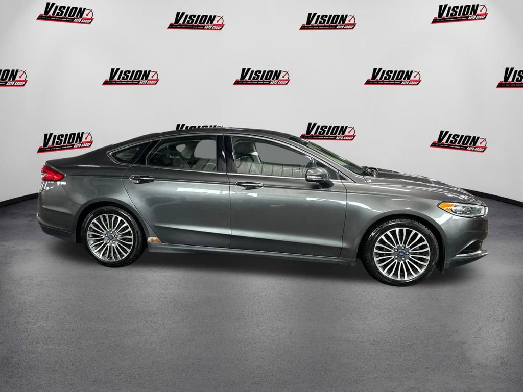 Used 2018 Ford Fusion SE w/ Fusion SE Technology Package image 4