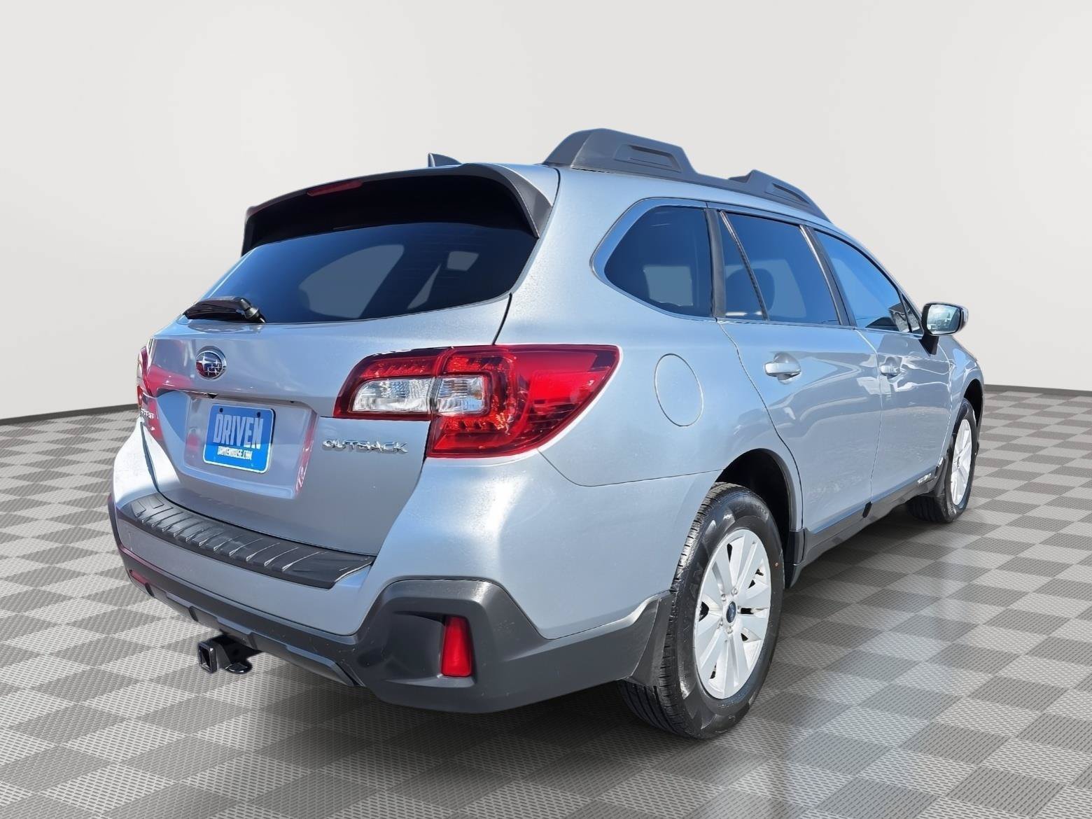 Used 2018 Subaru Outback 2.5i Premium AWD/4WD image 4