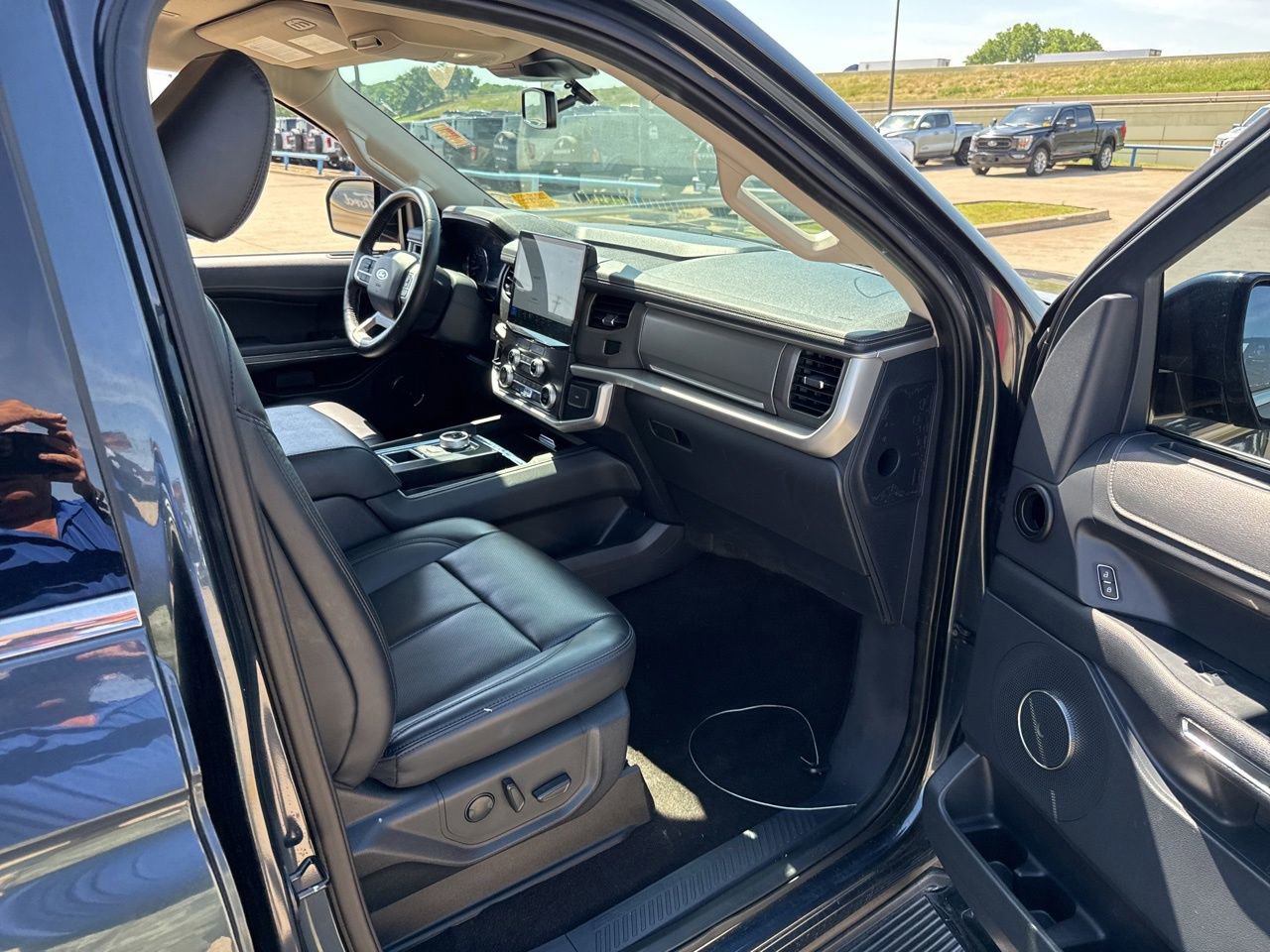 Used 2022 Ford Expedition XLT RWD image 16