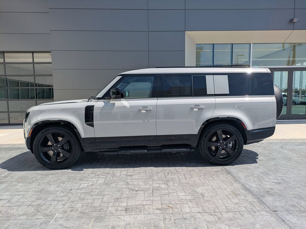 New 2026 Land Rover Defender 130 X-Dynamic SE AWD/4WD image 8