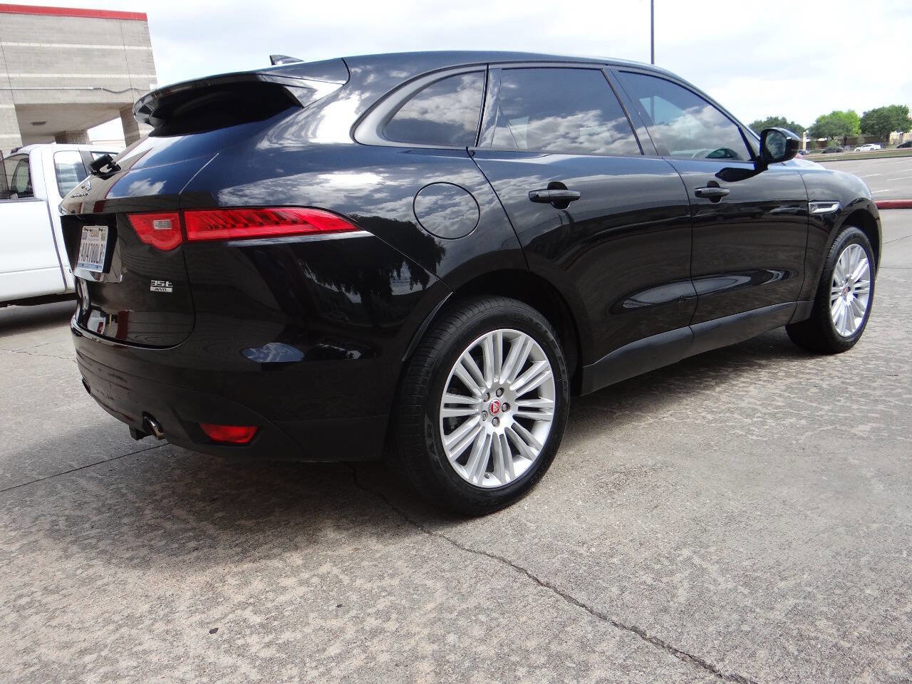 Used 2017 Jaguar F-PACE Premium AWD/4WD image 5