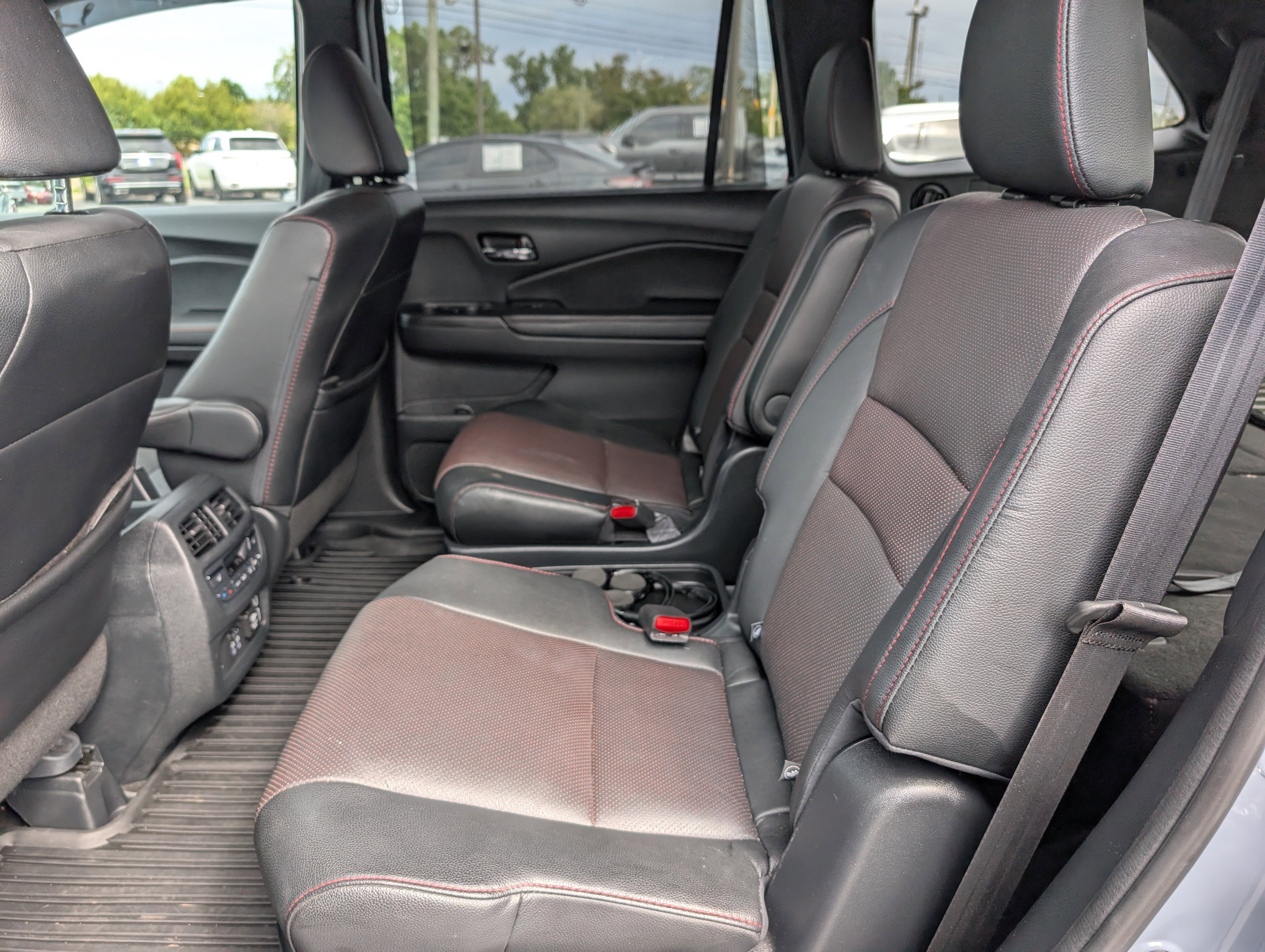 Used 2022 Honda Pilot Black Edition image 27