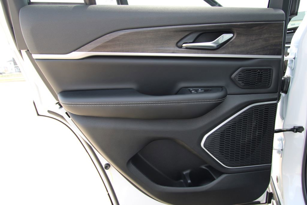 New 2026 Jeep Grand Cherokee Limited image 44