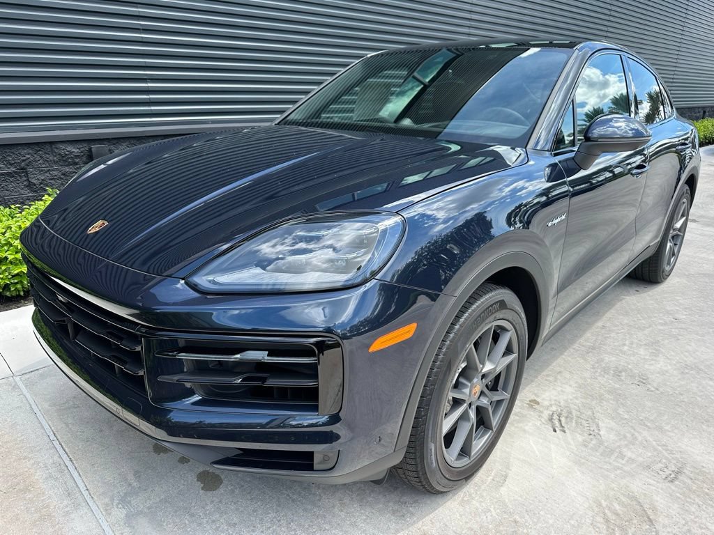 Certified 2025 Porsche Cayenne E-Hybrid Coupe AWD/4WD image 6