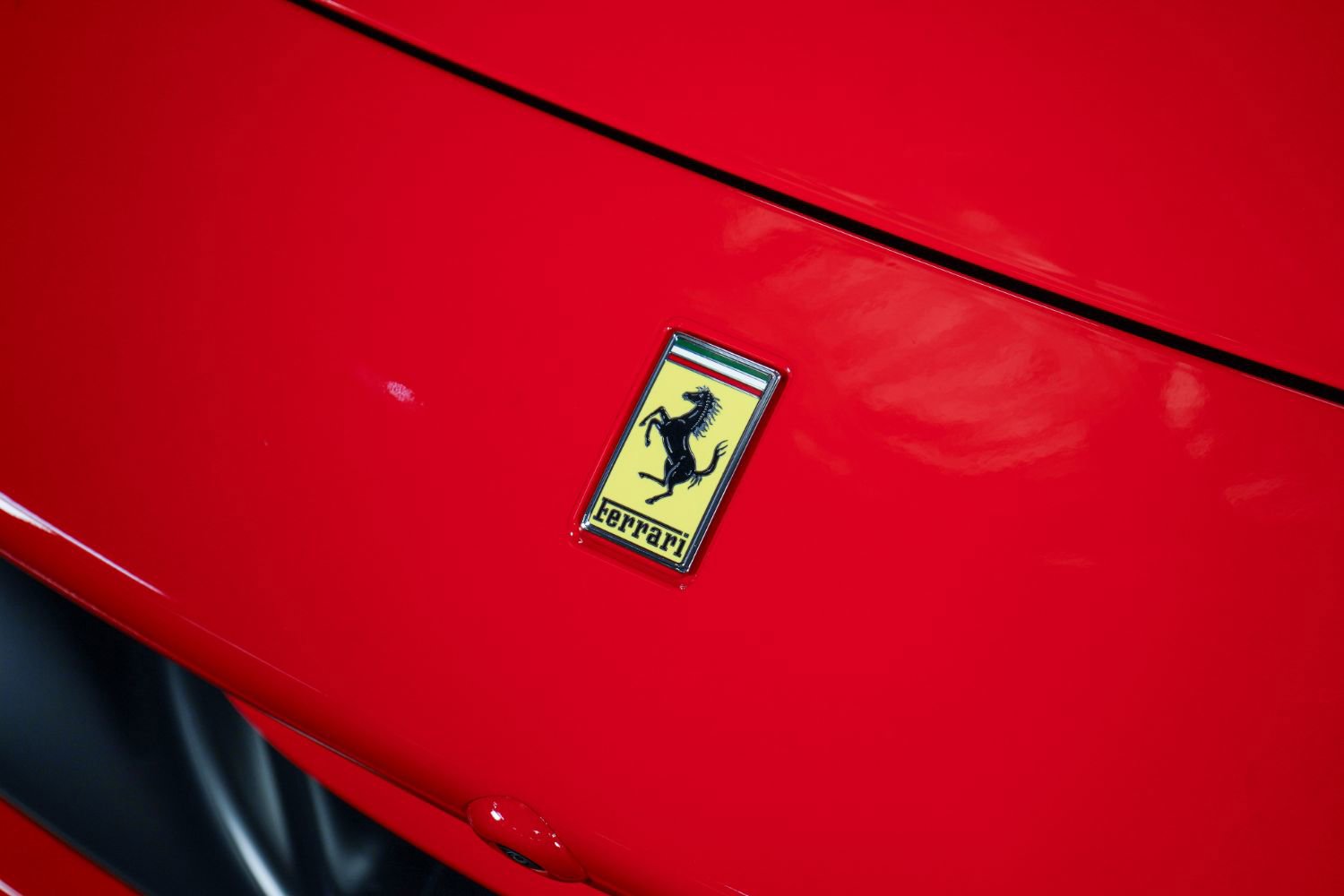 Used 2021 Ferrari F8 Tributo RWD image 13