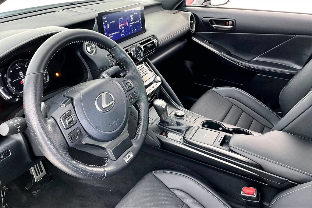 Used 2025 Lexus IS 500 w/ Accessory Package RWD image 15