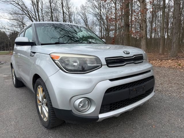 Used 2017 Kia Soul + image 6