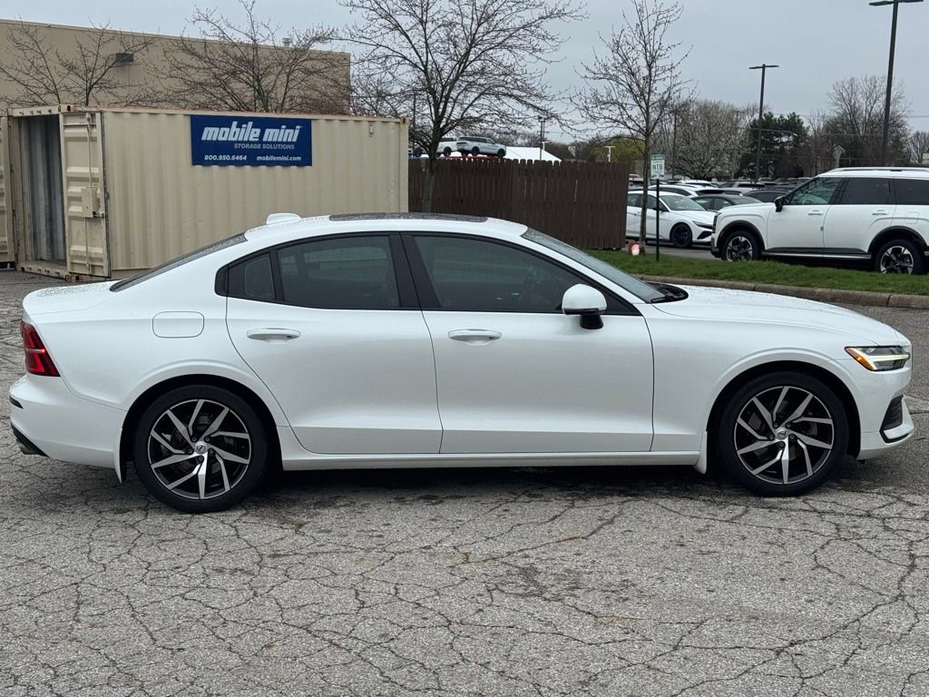 Used 2020 Volvo S60 T5 Momentum image 6